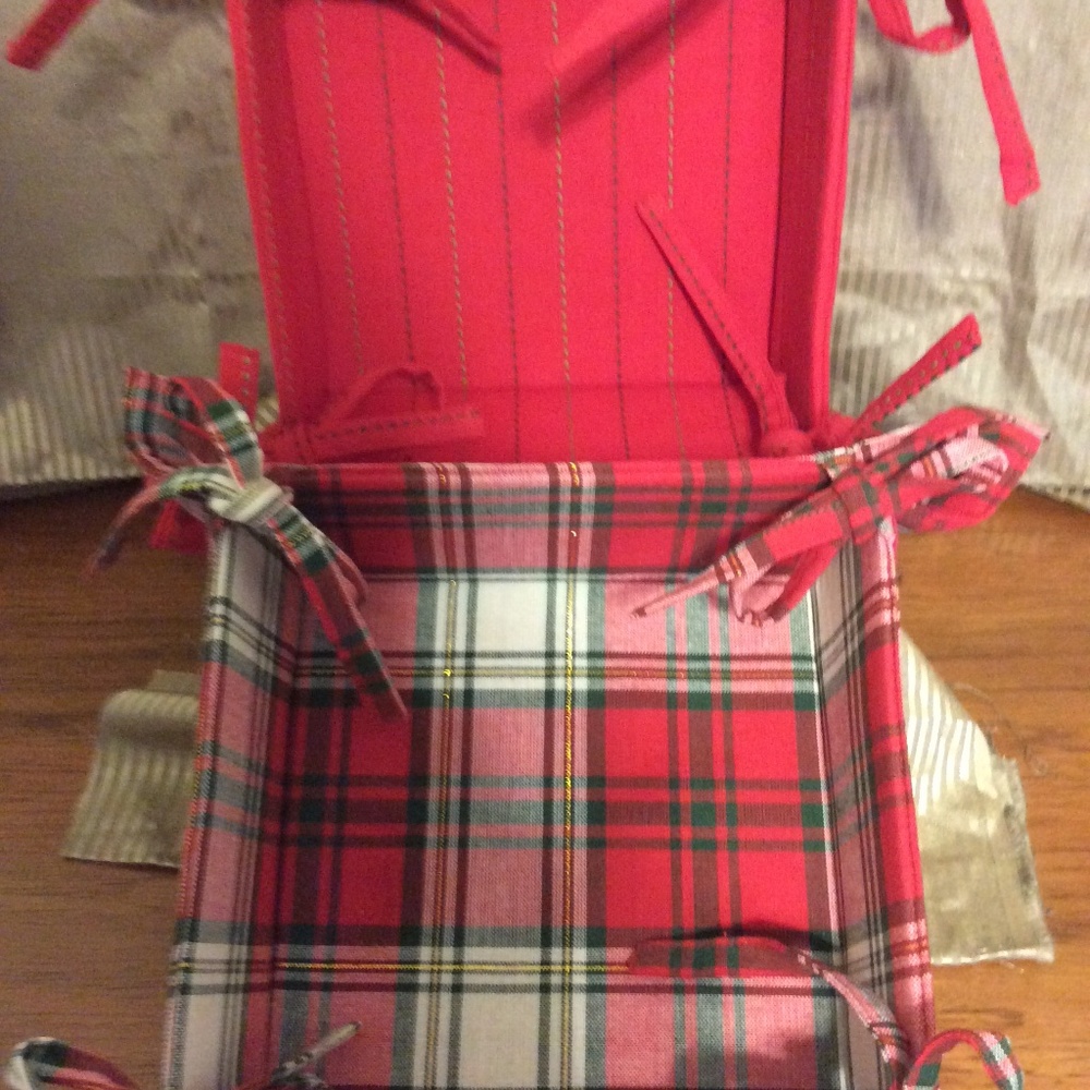 2 fabric bread baskets
